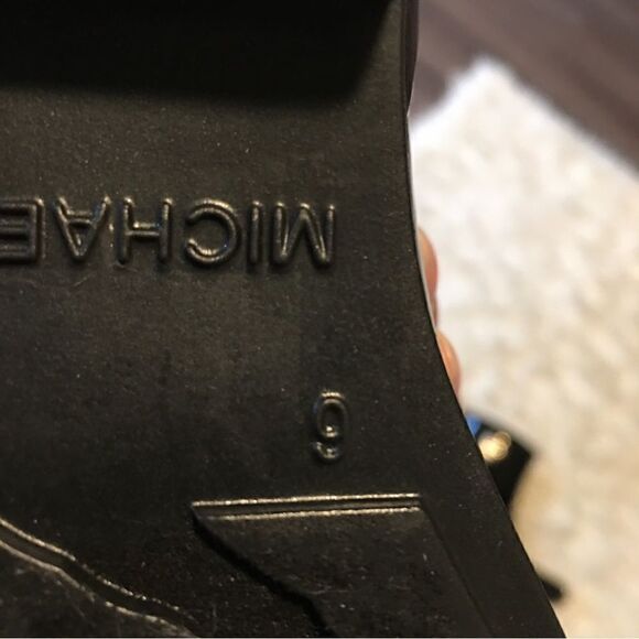 Michael Kors Cushioned Rain boots! Snow grip bottoms - Picture 7 of 8